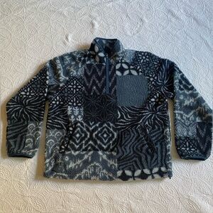 BDG Men's Black and Gray Zip-Up Sweater